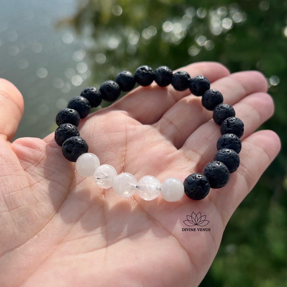 Lava Rock & Clear Quartz Diffuser Bracelet 🫶🏼